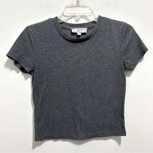 🔸Hippie Rose Women’s Gray Short Sleeve Cropped Top